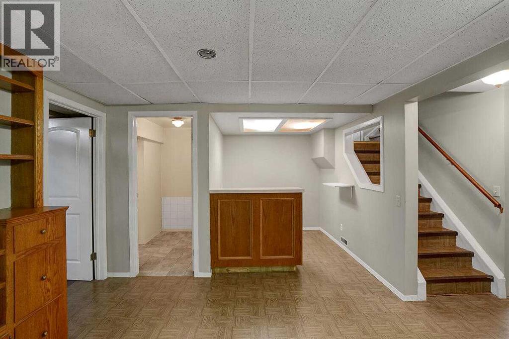151 Midlawn Close SE, Calgary, Alberta  T2X 1A7 - Photo 18 - A2326665