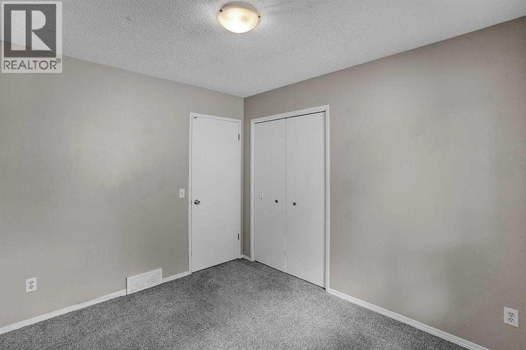 151 Midlawn Close SE, Calgary, Alberta  T2X 1A7 - Photo 17 - A2326665