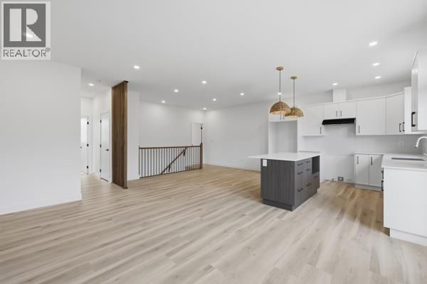 2050 Grasslands Boulevard Unit# 136, Kamloops, British Columbia  V2B 0K7 - Photo 6 - 10393390