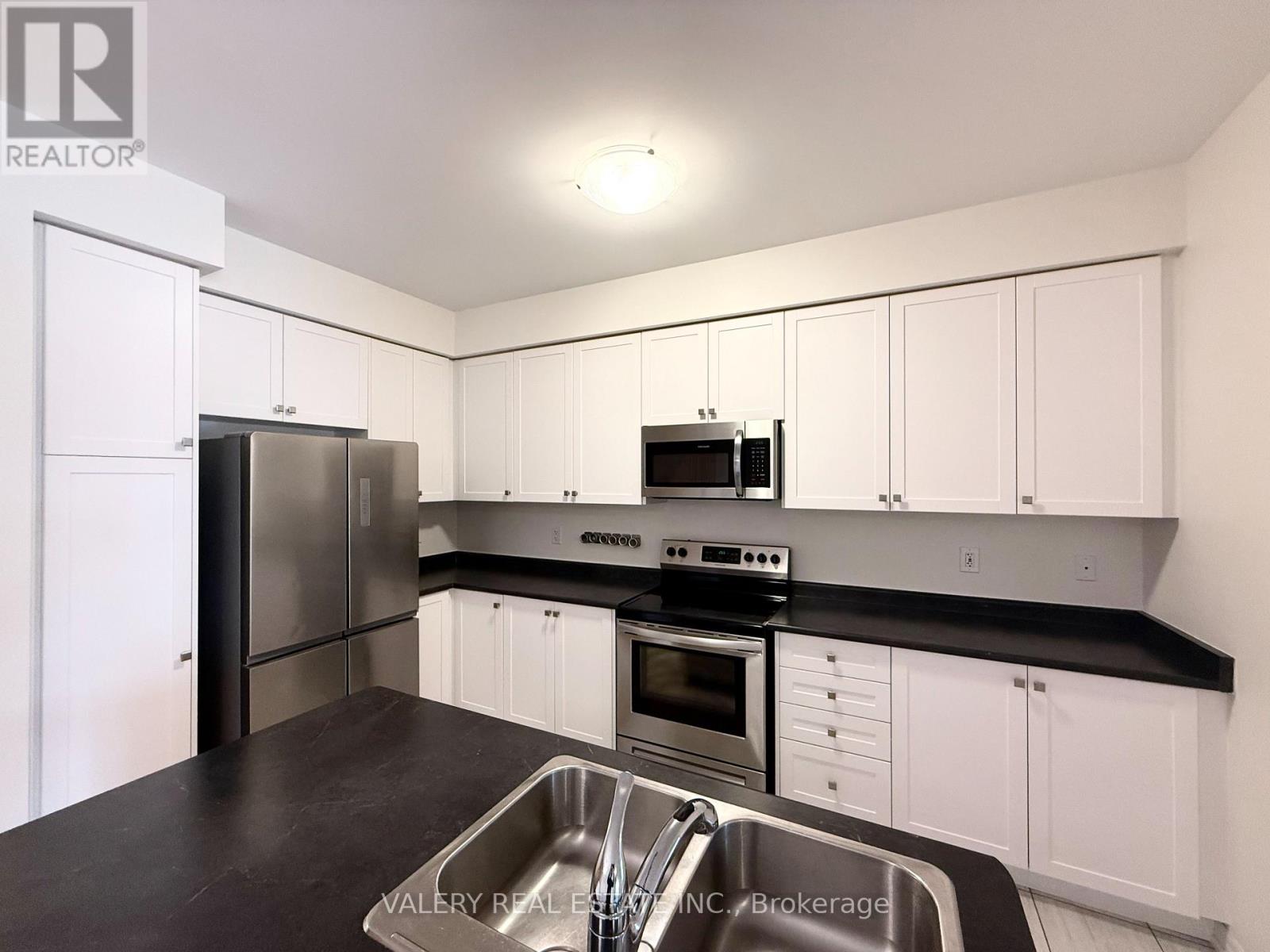 137 Bravo Lane, Newmarket, Ontario  L3Y 4V9 - Photo 2 - N13535232