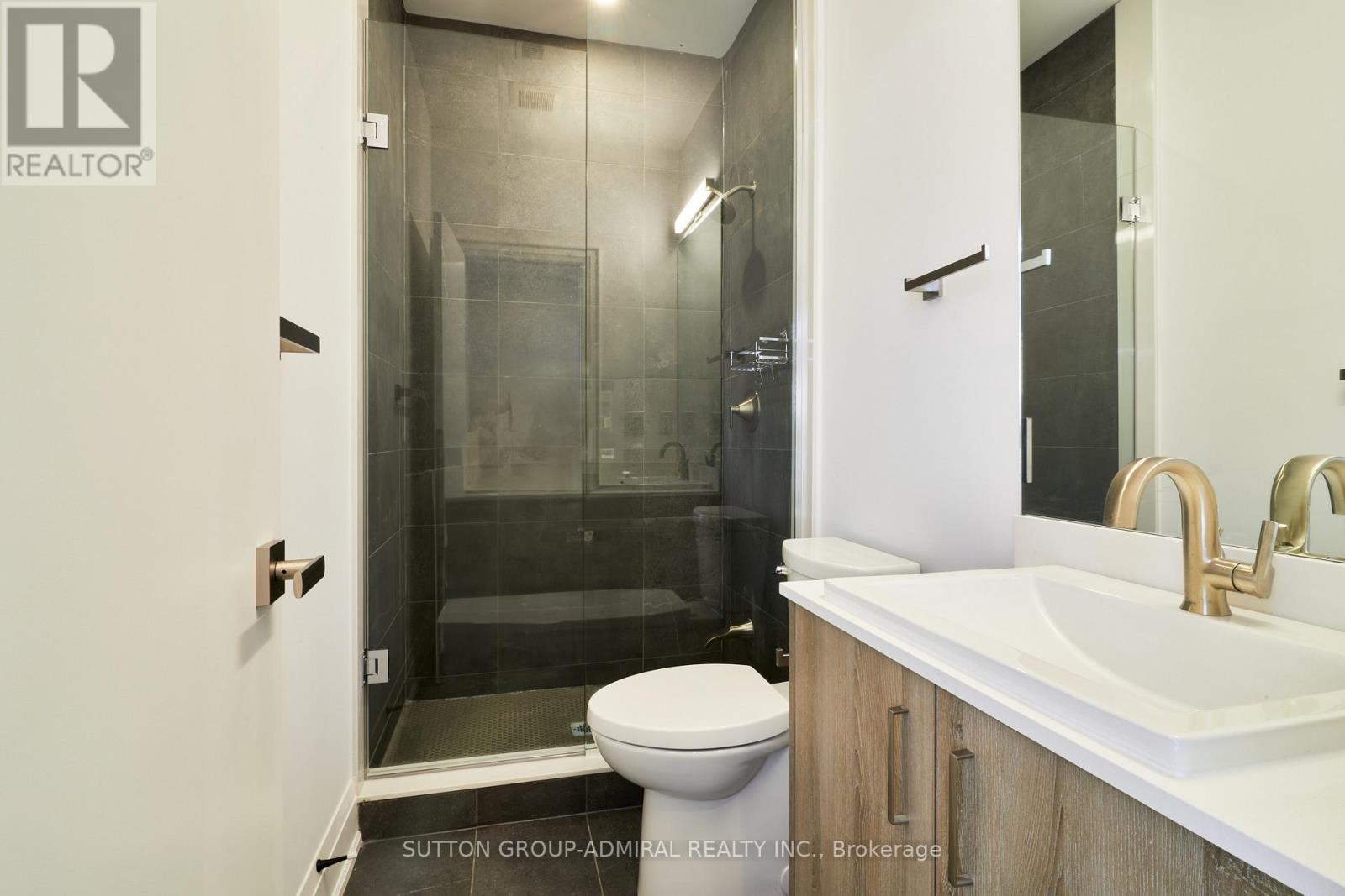 18 Direzze Court, Richmond Hill, Ontario  L4C 5T8 - Photo 21 - N13535234