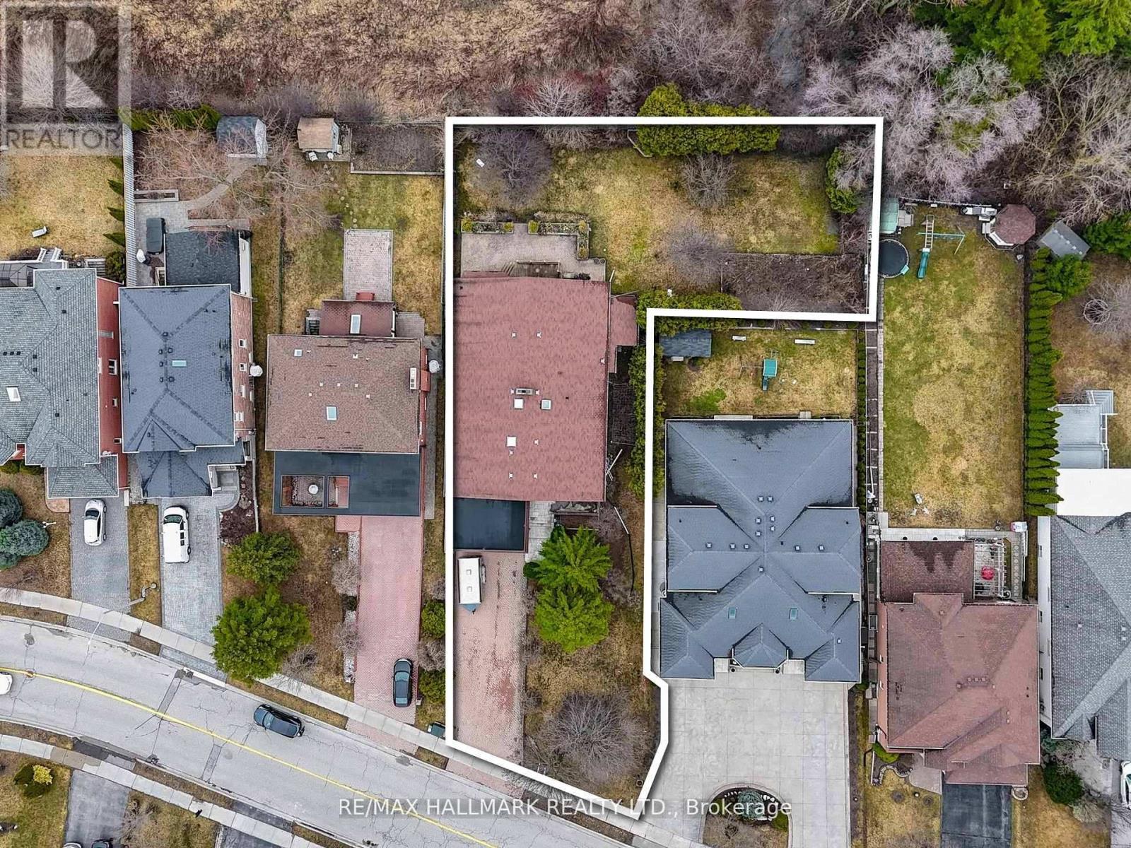 101 Leyburn Avenue, Richmond Hill, Ontario  L4C 0J6 - Photo 2 - N13535258