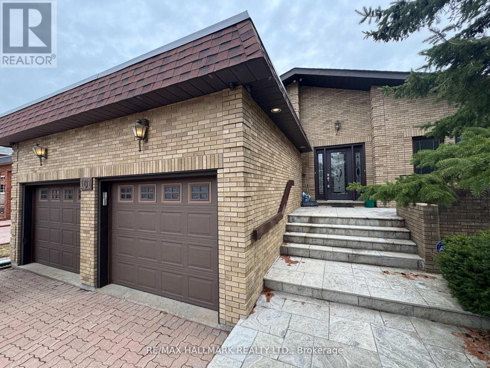 101 Leyburn Avenue, Richmond Hill, Ontario  L4C 0J6 - Photo 3 - N13535258