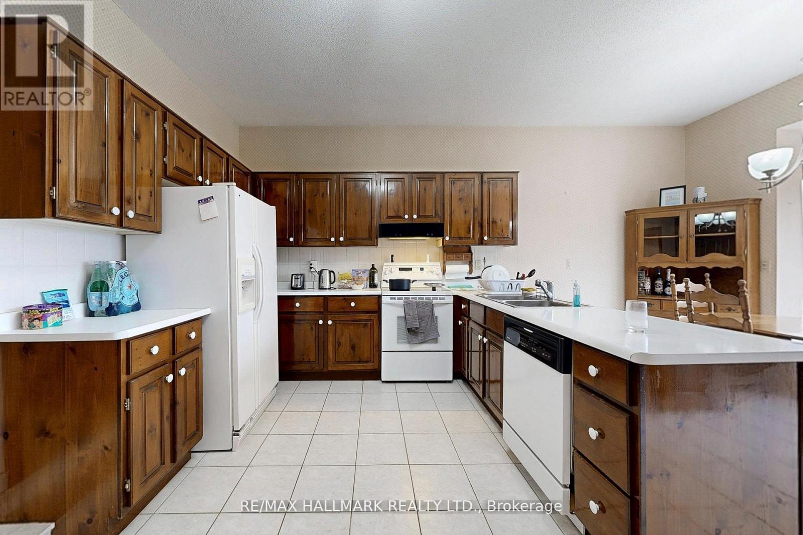 101 Leyburn Avenue, Richmond Hill, Ontario  L4C 0J6 - Photo 7 - N13535258