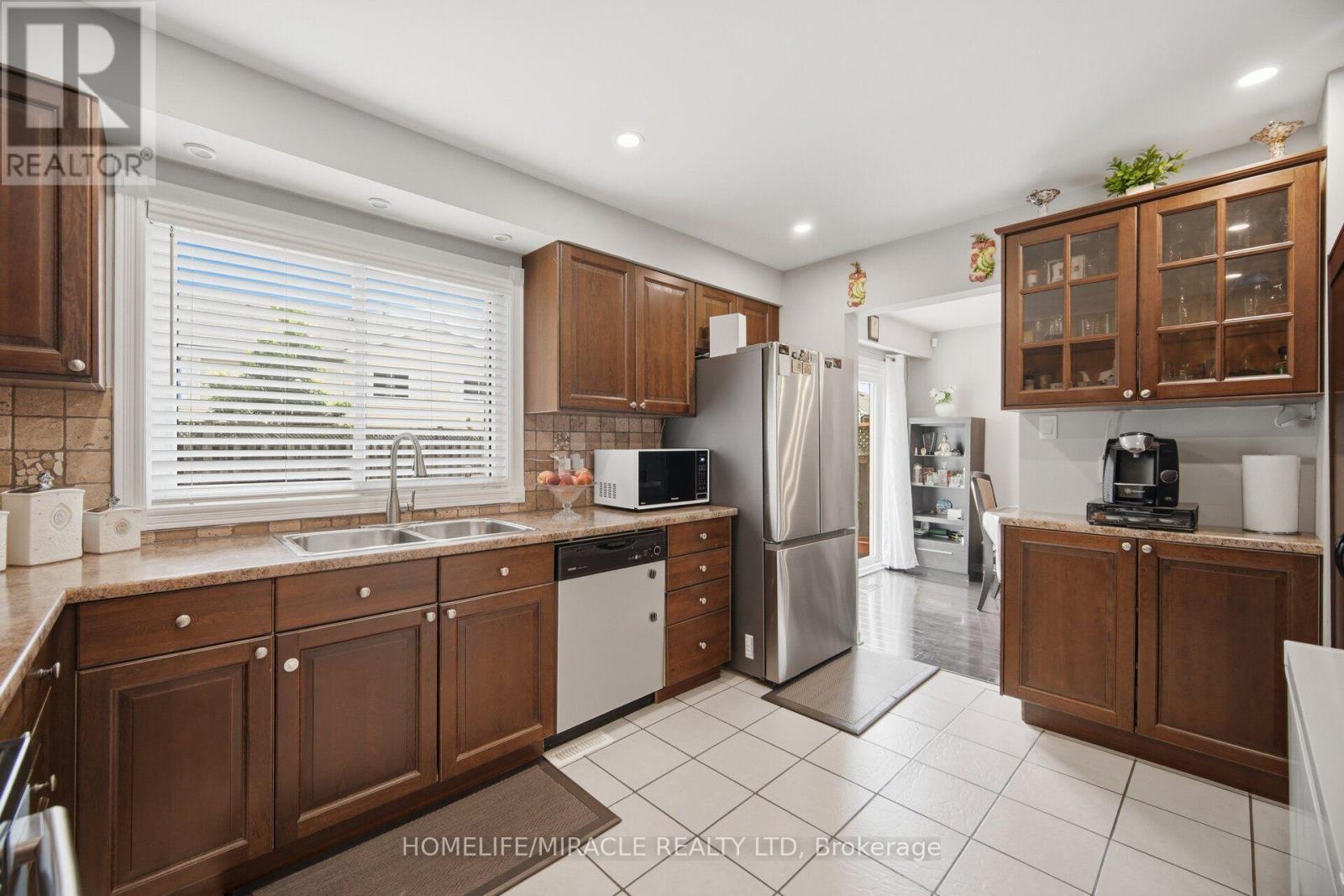113 Fanshawe Drive, Brampton, Ontario  L6Z 1A8 - Photo 16 - W13535154