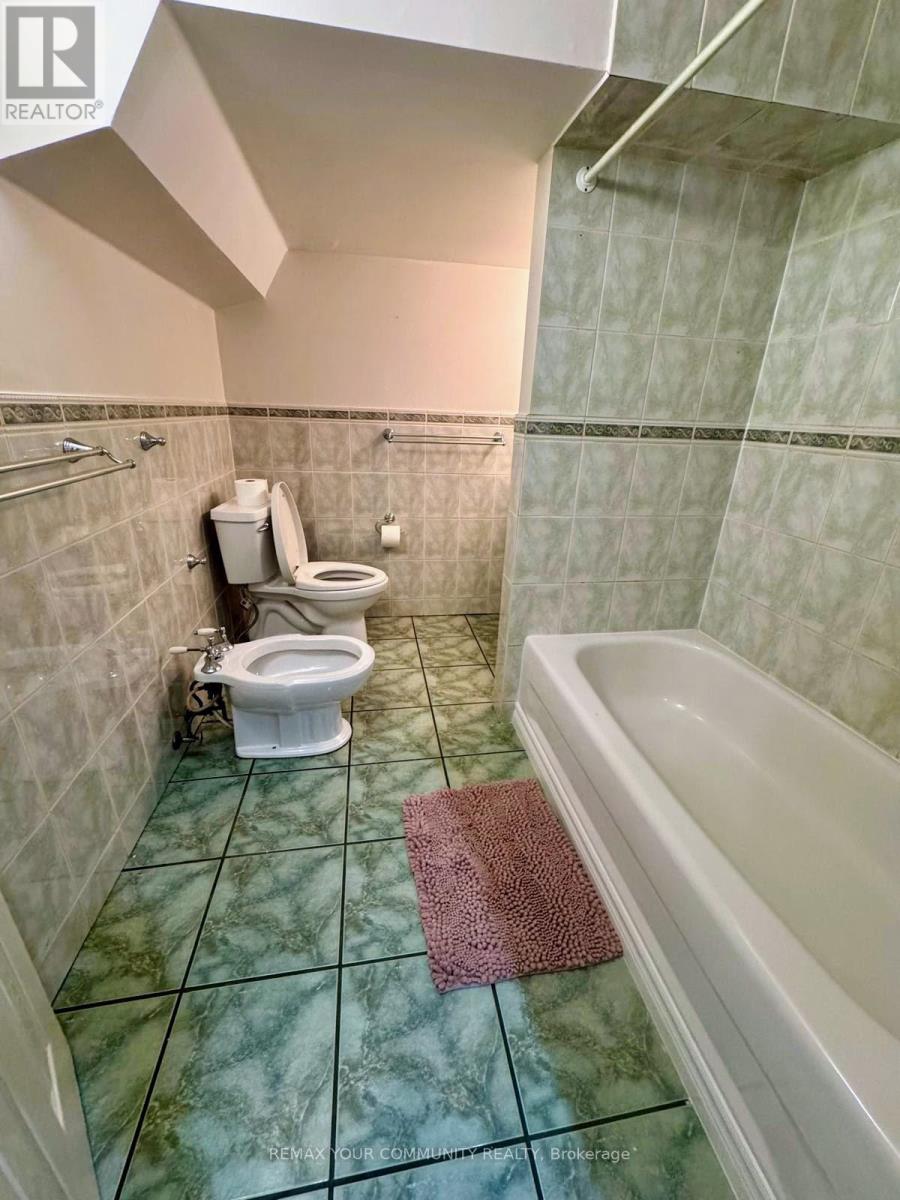 317 Boon Avenue, Toronto, Ontario  M6E 4A4 - Photo 10 - W13535214