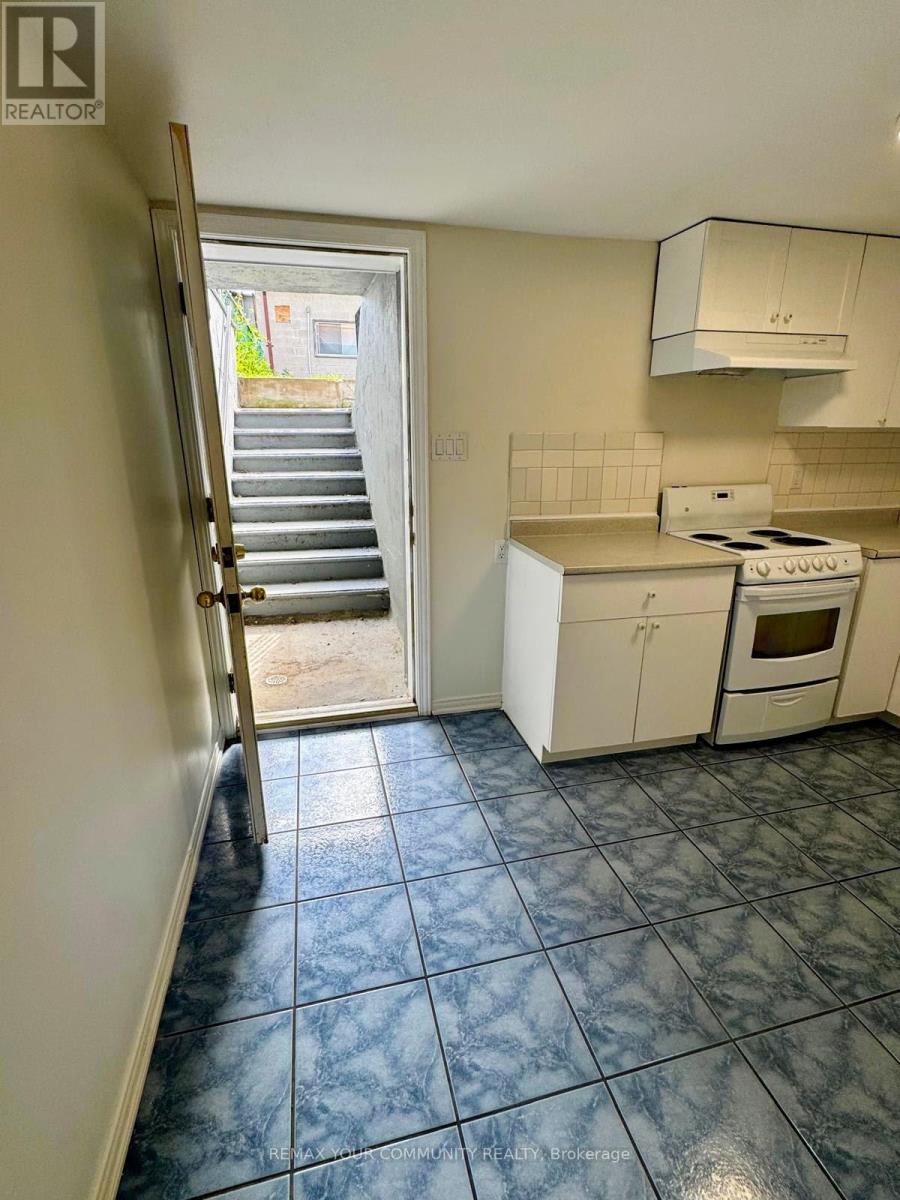 317 Boon Avenue, Toronto, Ontario  M6E 4A4 - Photo 3 - W13535214