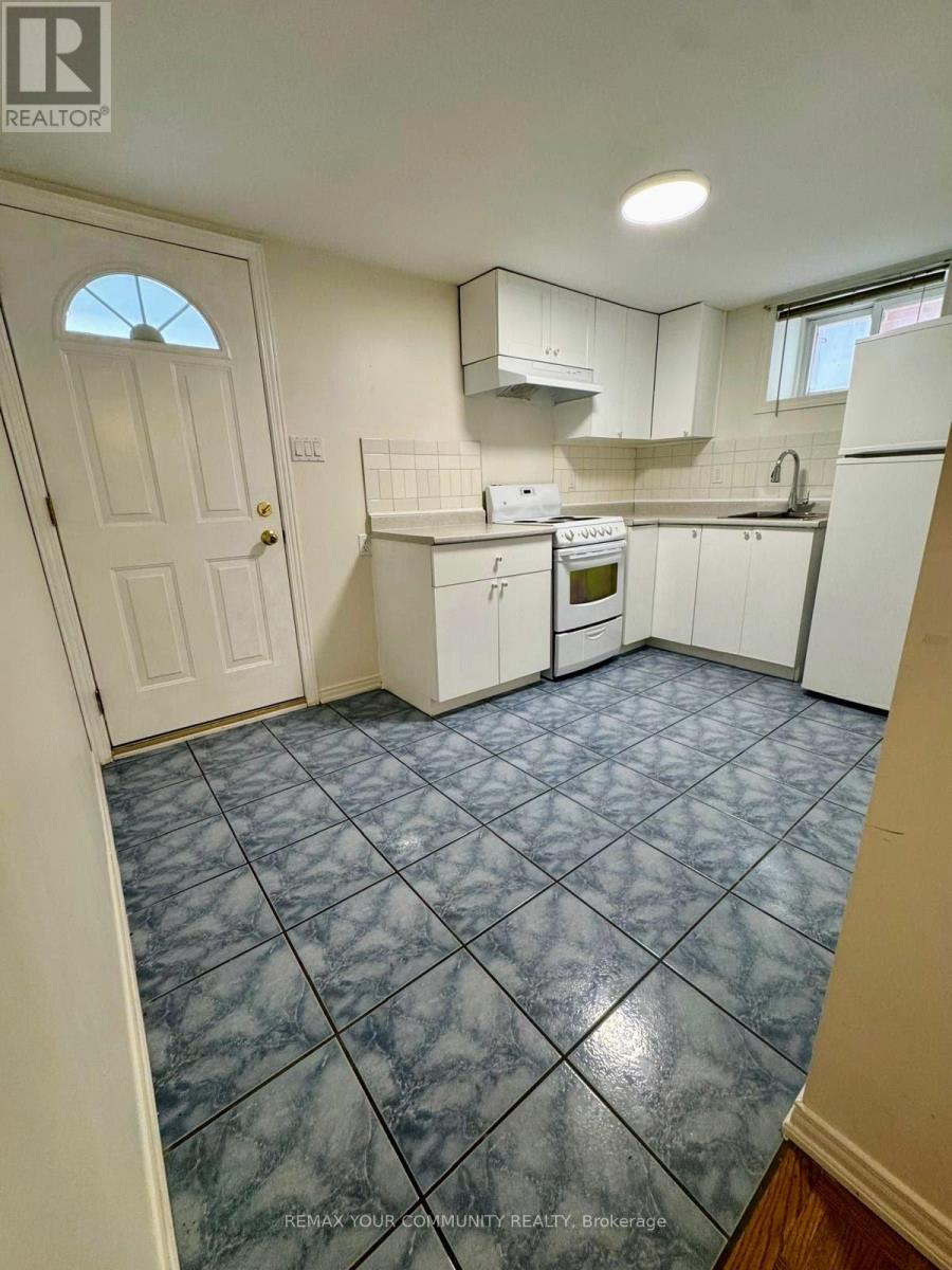317 Boon Avenue, Toronto, Ontario  M6E 4A4 - Photo 5 - W13535214