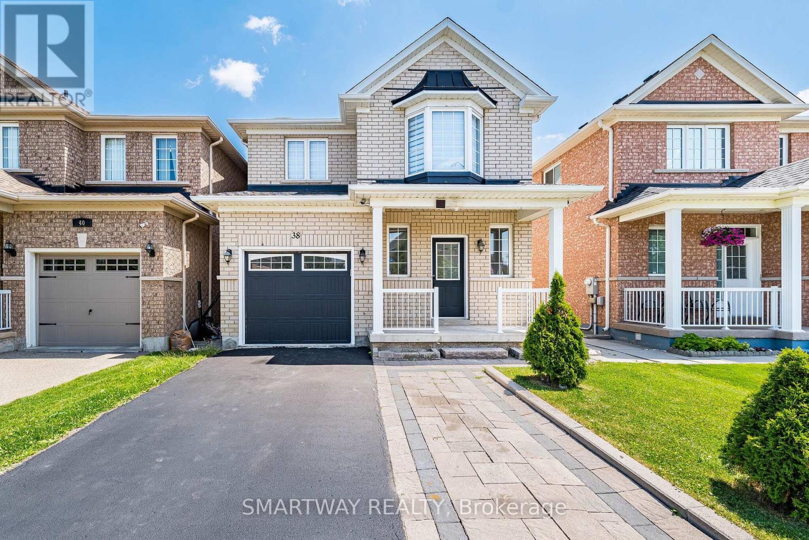 38 LOCKBURN CRESCENT, Brampton (Fletcher's Meadow)