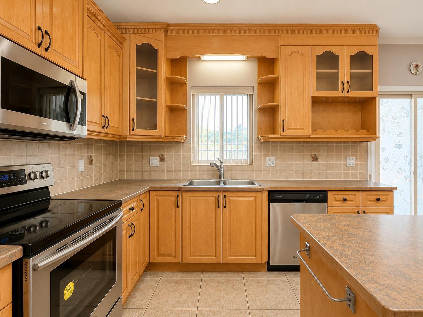 15773 82a Avenue, Surrey, British Columbia  V4N 0R6 - Photo 8 - R3143797