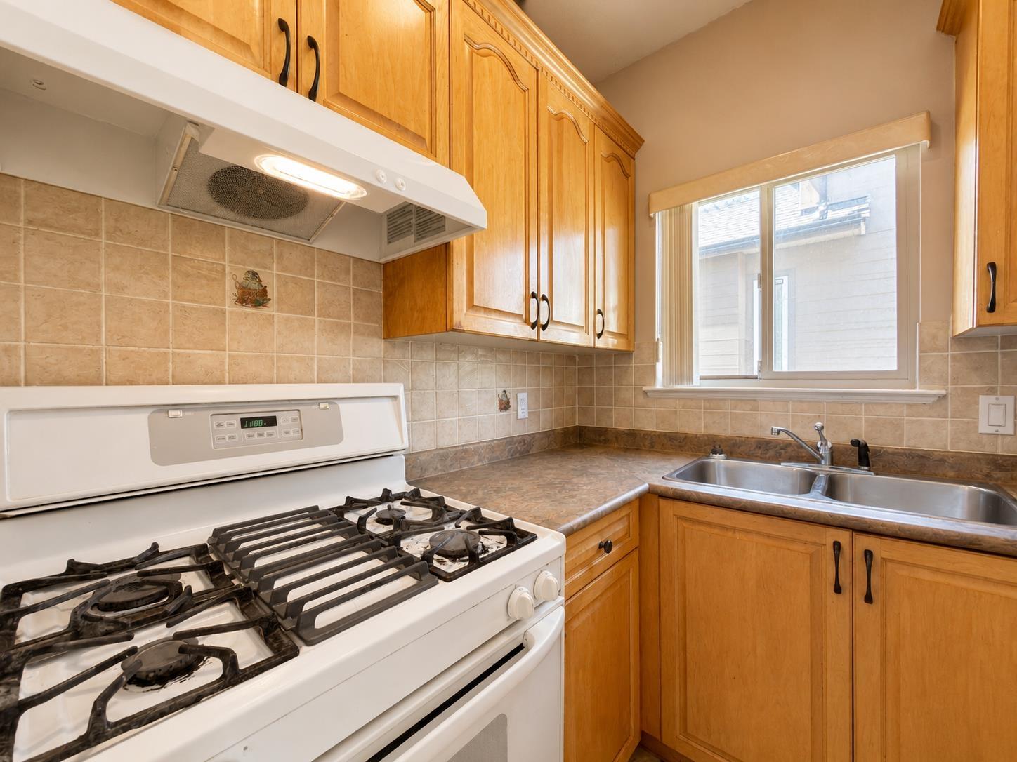 15773 82a Avenue, Surrey, British Columbia  V4N 0R6 - Photo 9 - R3143797