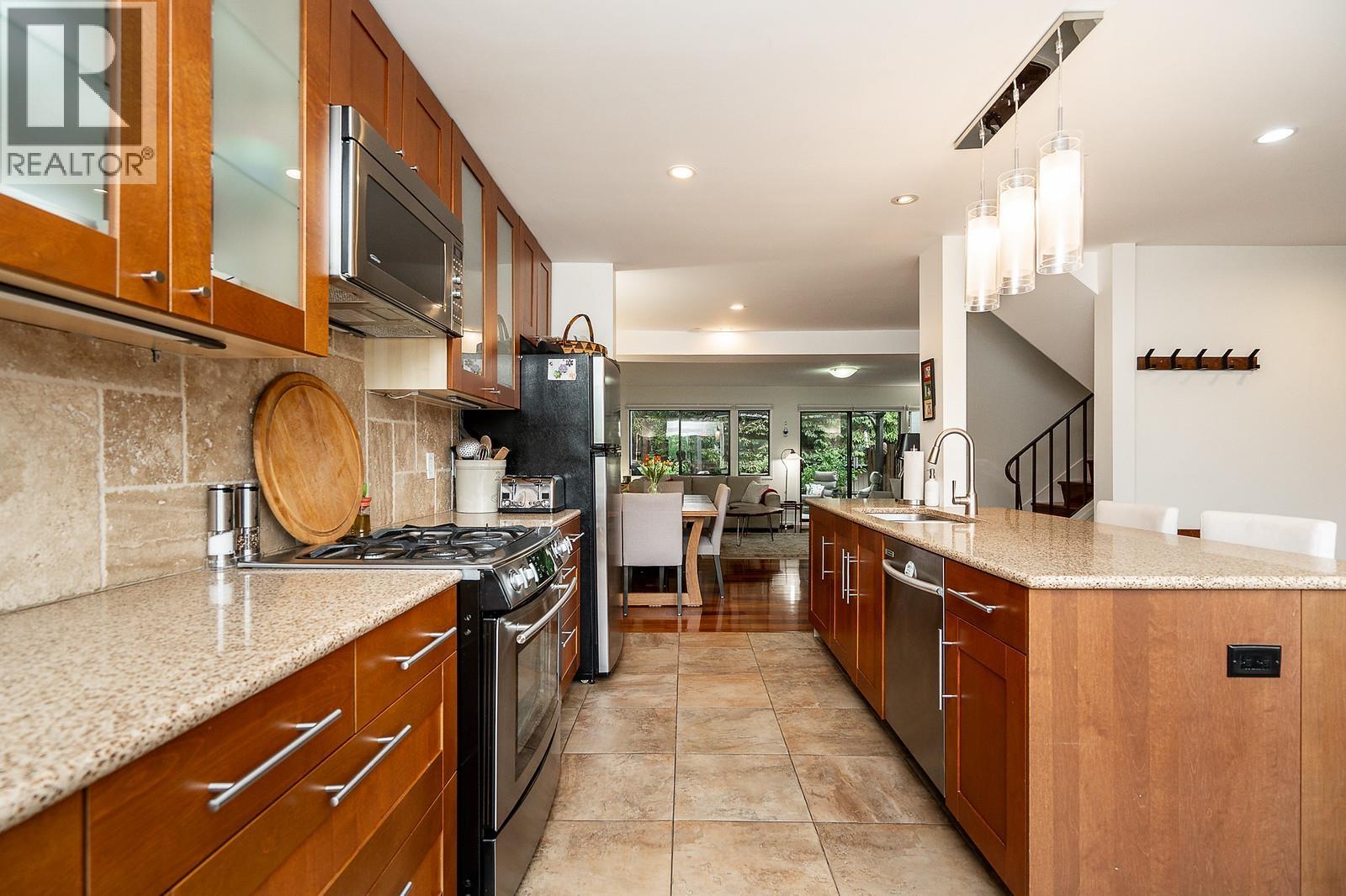 7393 Montecito Drive, Burnaby, British Columbia  V5A 1R4 - Photo 4 - R3143746
