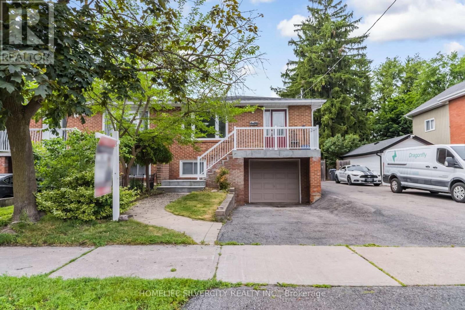 62 Rosedale Avenue W, Brampton, Ontario  L6X 1K1 - Photo 3 - W13535342