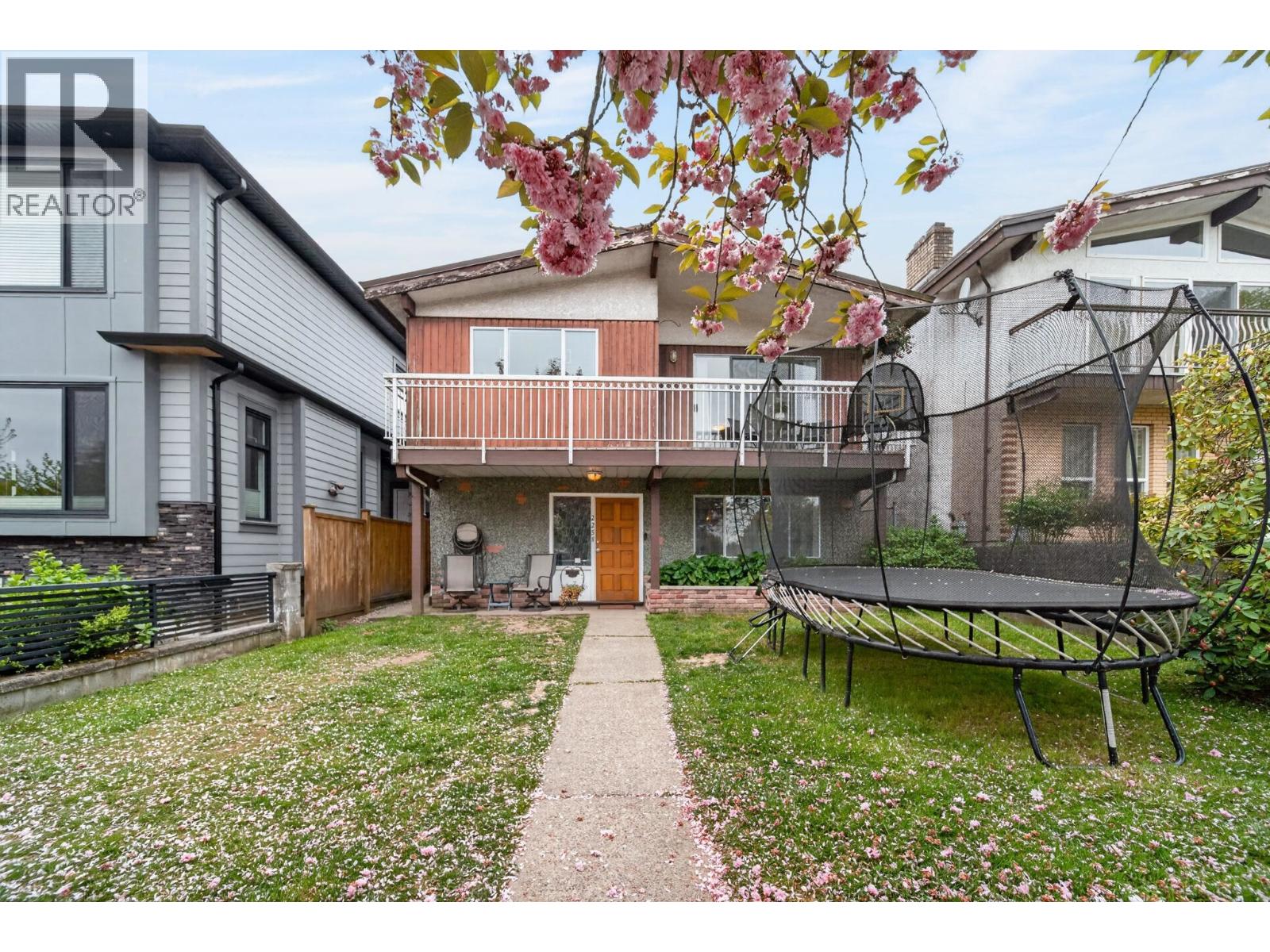 2258 WENONAH STREET, Vancouver