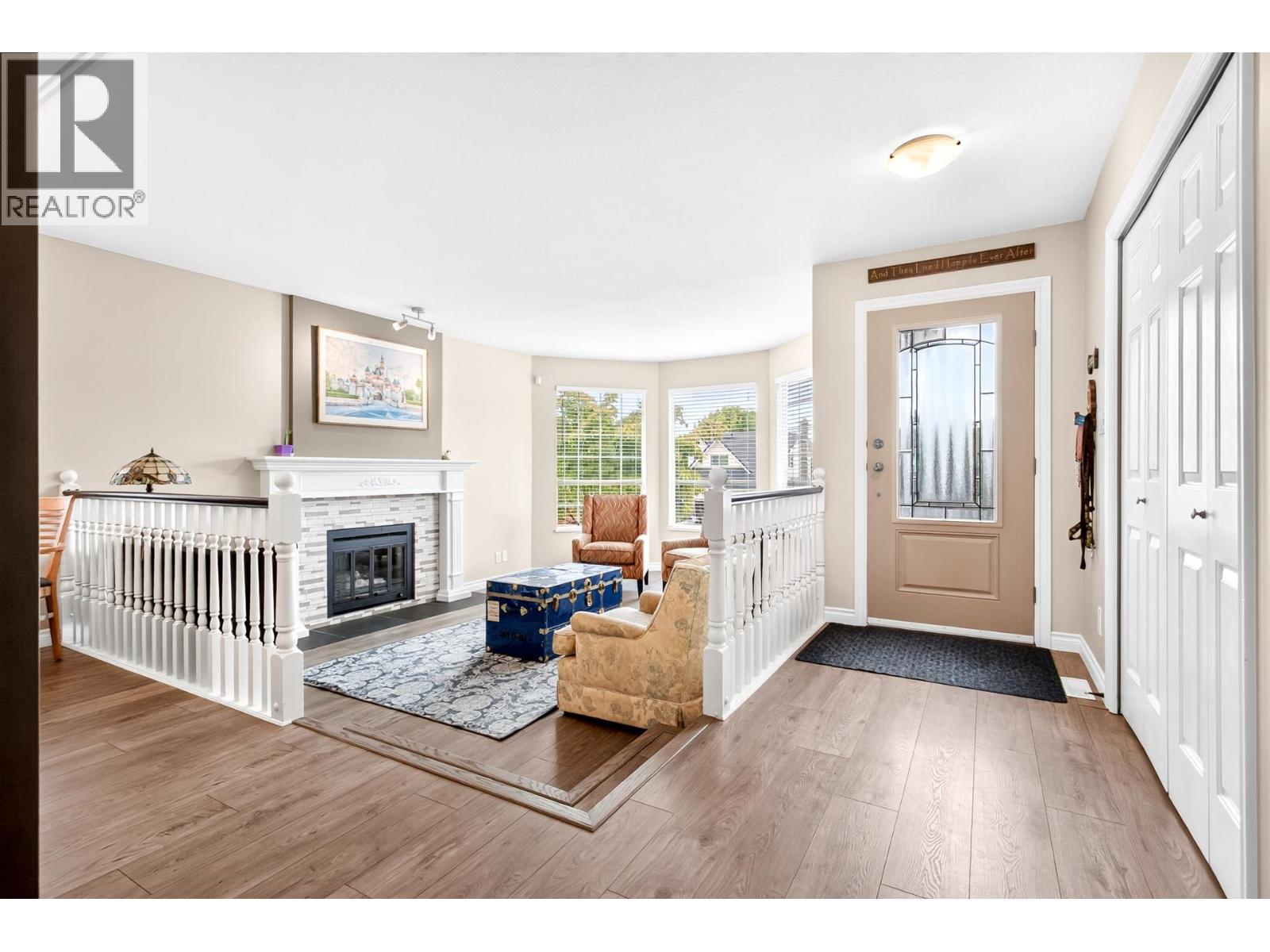 2383 Colonial Drive, Port Coquitlam, British Columbia  V3C 5J6 - Photo 2 - R3143158