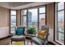 1128 Sunset Drive Unit# 1702, Kelowna, BC V1Y 9W7