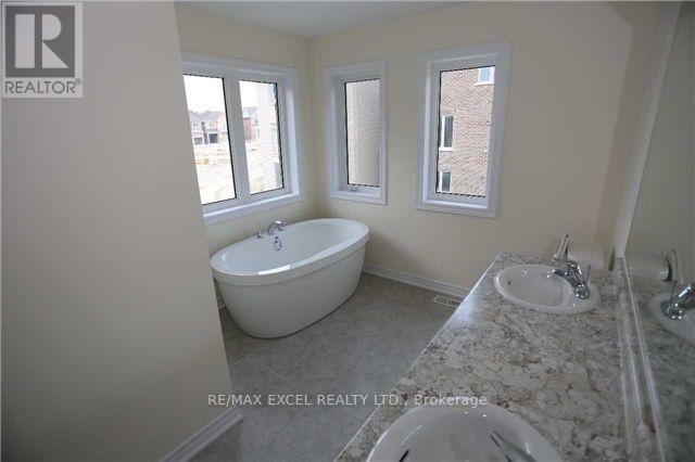 48 Falconridge Terrace, East Gwillimbury, Ontario  L9N 0R2 - Photo 10 - N13533990