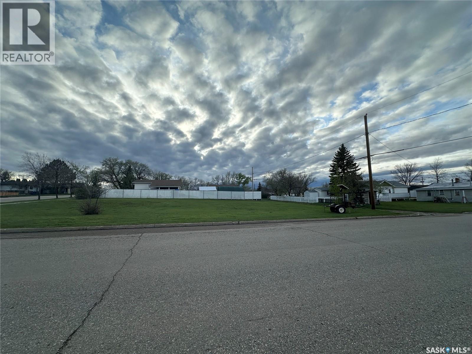 400 3rd Avenue W, Assiniboia, Saskatchewan  S0H 0B0 - Photo 5 - SK041675