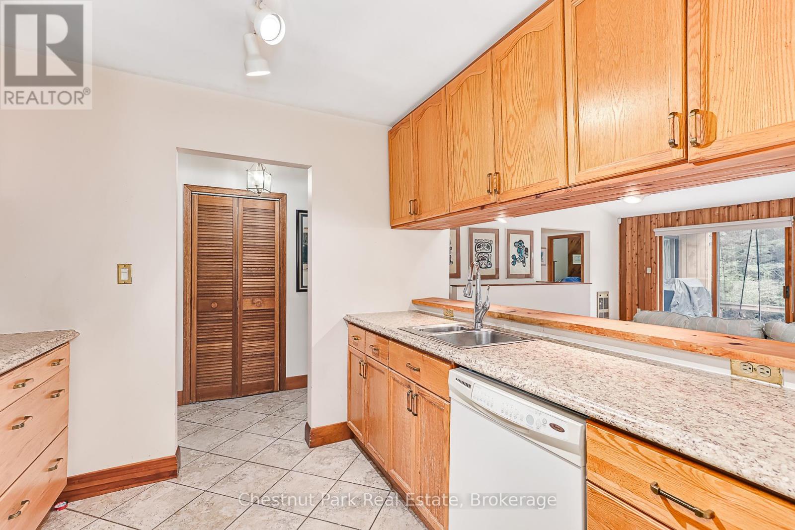 138 Kionontio Trail, Blue Mountains, Ontario  L9Y 0R6 - Photo 13 - X13534456