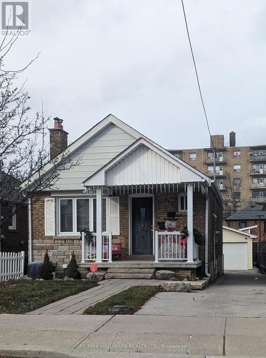 342 WHITMORE AVENUE, Toronto (Briar Hill-Belgravia)