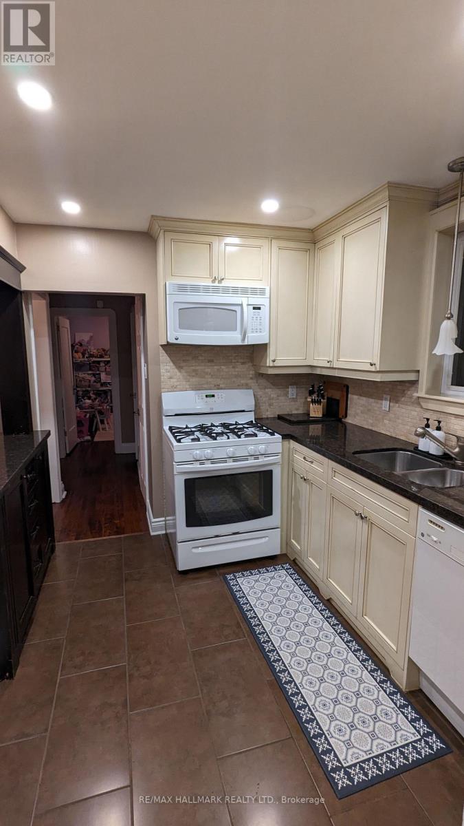 342 Whitmore Avenue, Toronto, Ontario  M6E 2N4 - Photo 4 - W13535414
