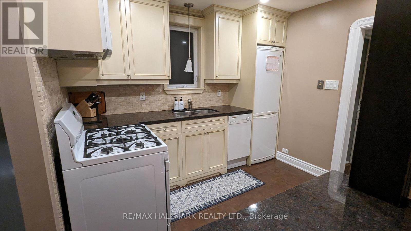 342 Whitmore Avenue, Toronto, Ontario  M6E 2N4 - Photo 7 - W13535414