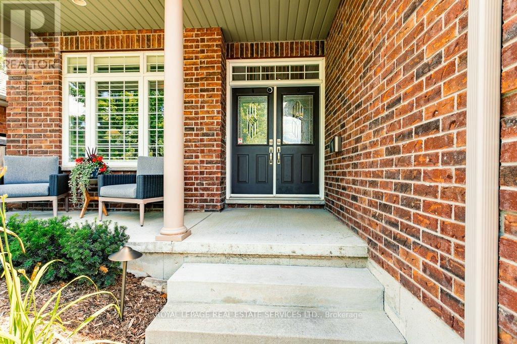 560 Lakeview Drive, Woodstock, Ontario  N4T 1W1 - Photo 2 - X13535476
