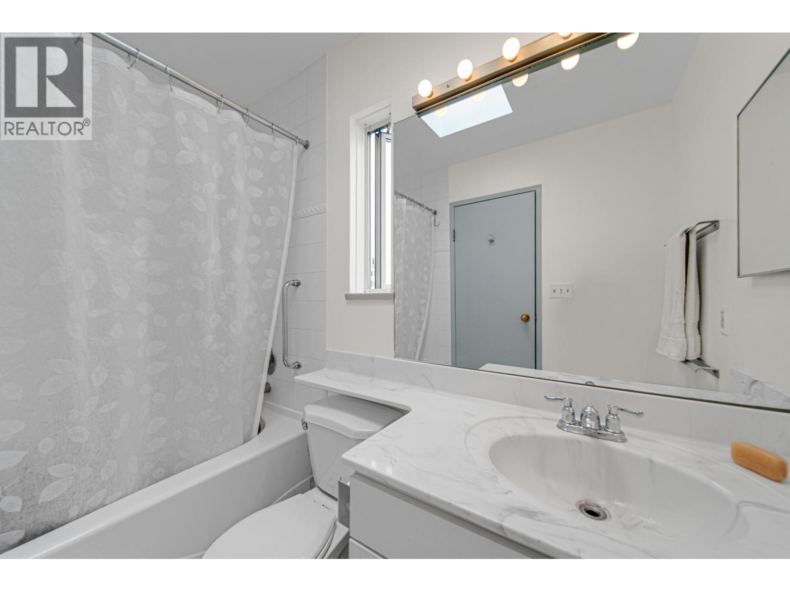 315 1510 Nelson Street, Vancouver, British Columbia  V6G 1M1 - Photo 3 - R3143826