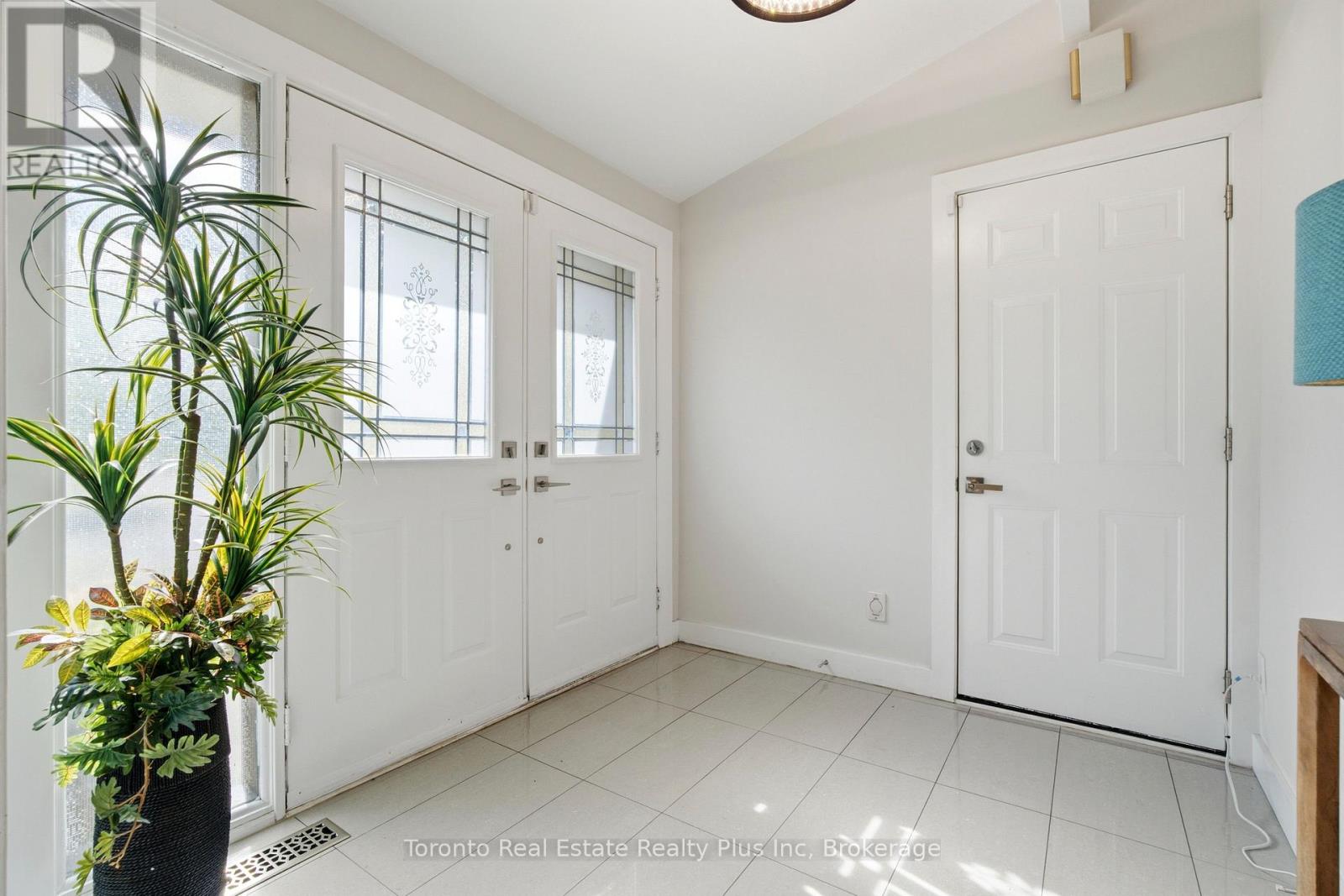 39 Dove Lane, Markham, Ontario  L3T 1W1 - Photo 5 - N13535504