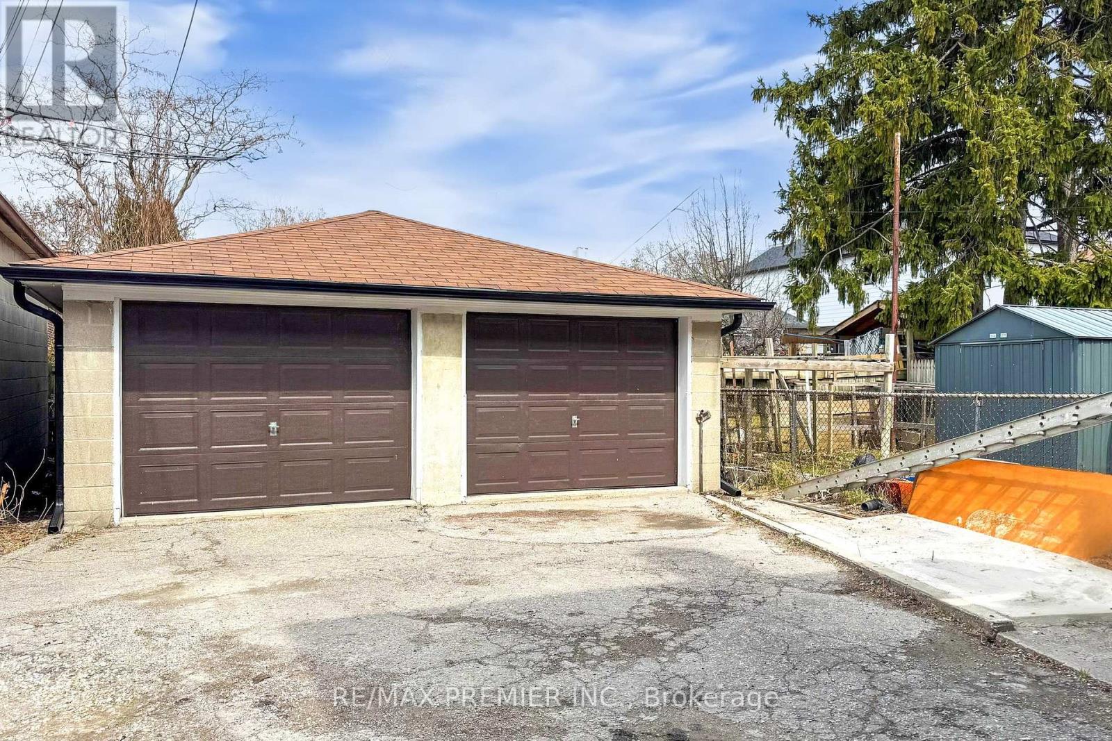 2 (Upper) - 148 Lambton Avenue, Toronto, Ontario  M6N 2S9 - Photo 14 - W13535500