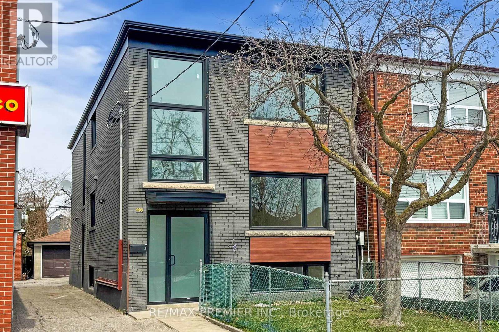 2 (Upper) - 148 Lambton Avenue, Toronto, Ontario  M6N 2S9 - Photo 5 - W13535500
