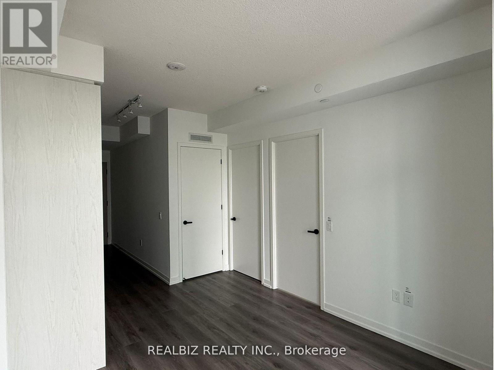 1715 - 28 Interchange Way, Vaughan, Ontario  L4K 0P8 - Photo 4 - N13534760