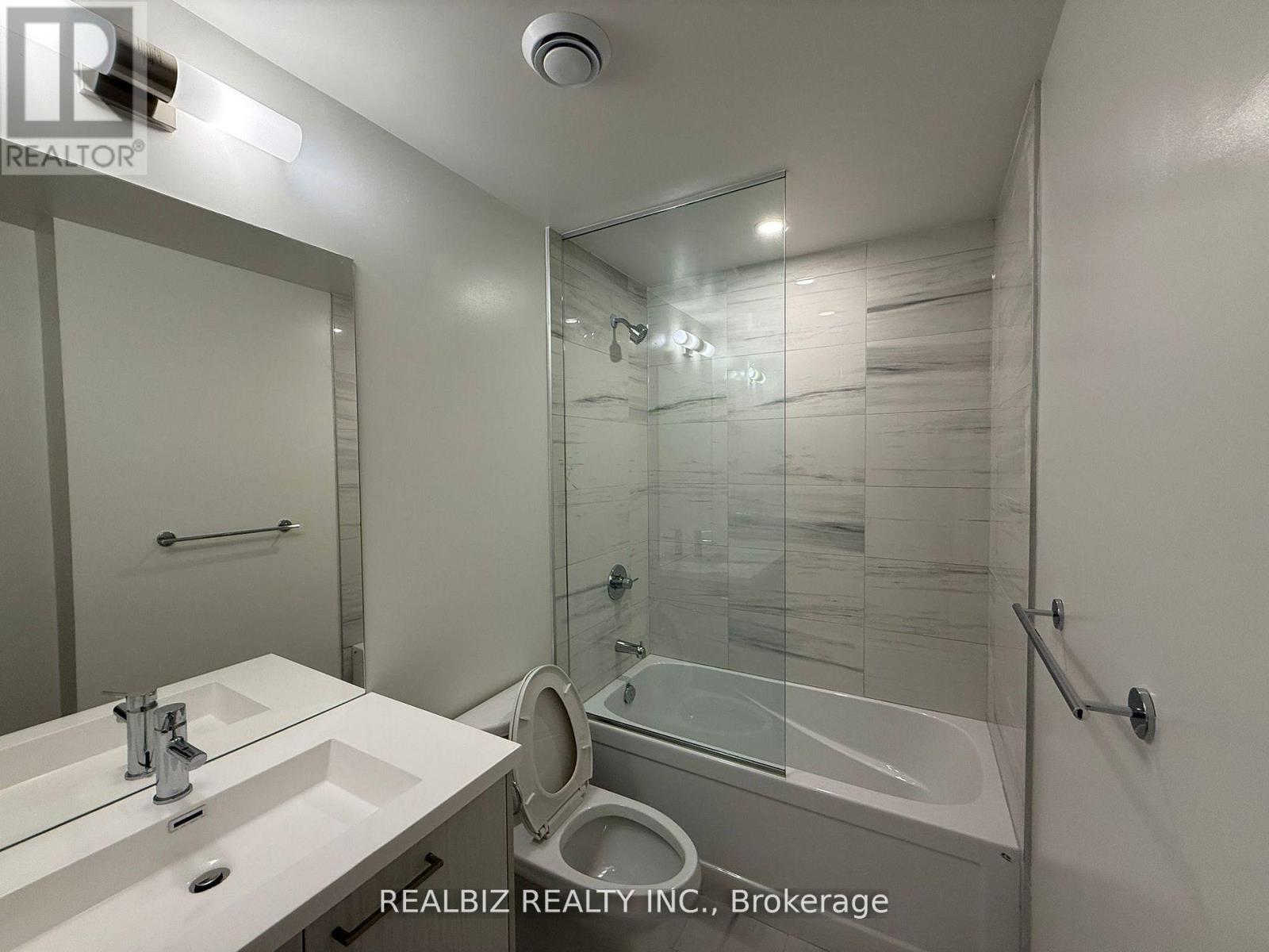1715 - 28 Interchange Way, Vaughan, Ontario  L4K 0P8 - Photo 11 - N13534760