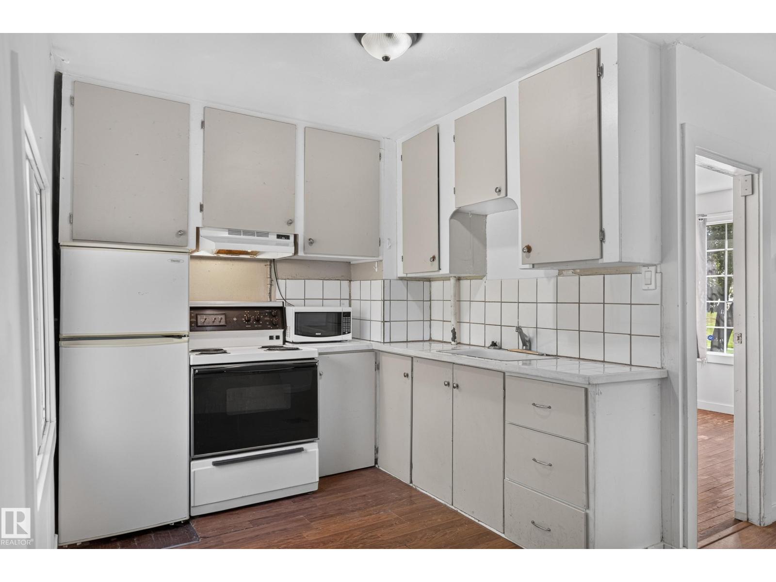 11708 79 St NW, Edmonton, Alberta  T5B 2K7 - Photo 6 - E4497536
