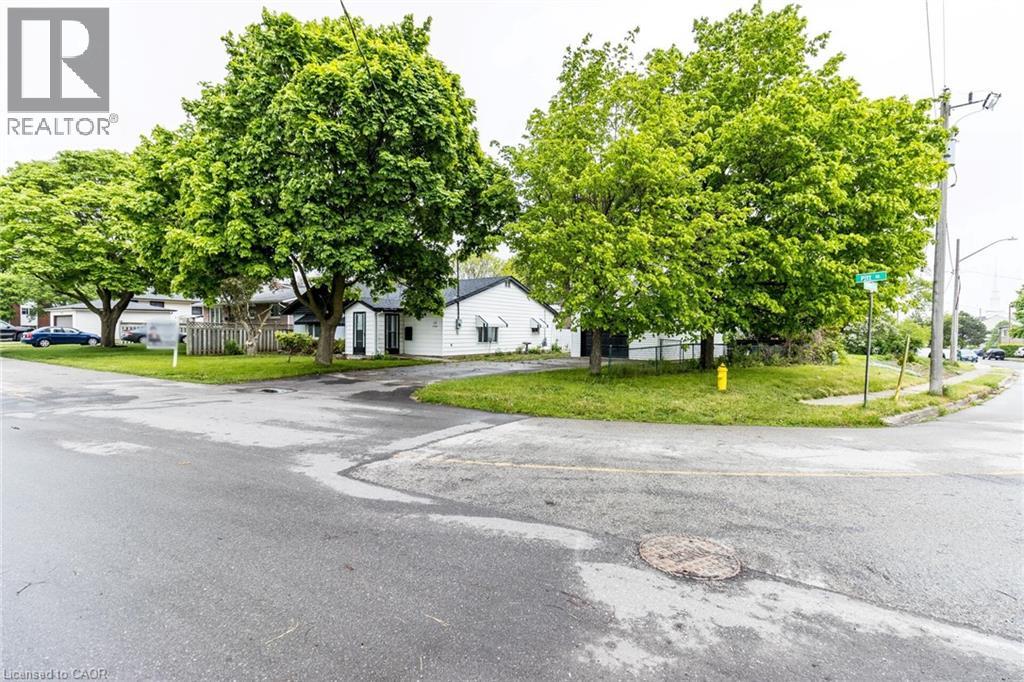 15 Spiers Crescent, Cambridge, Ontario  N1R 1B3 - Photo 3 - 40842853