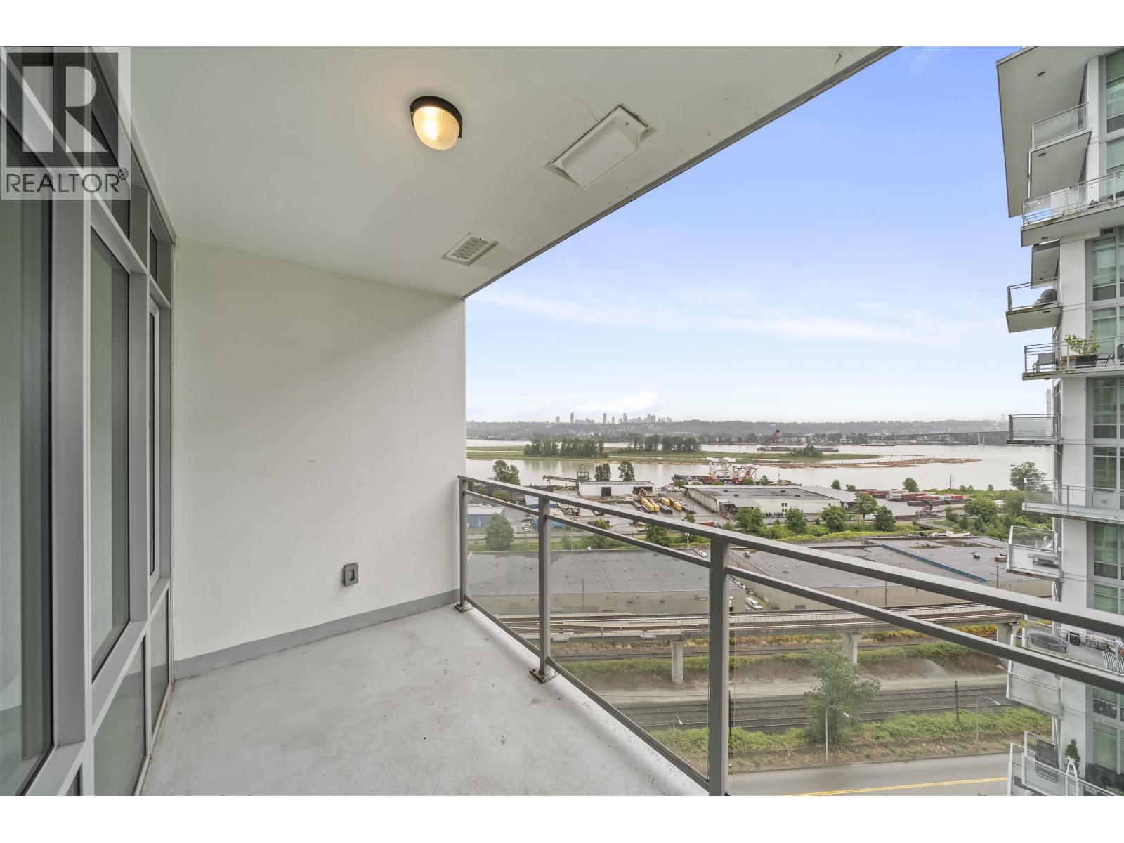 1301 258 Nelson's Court, New Westminster, British Columbia  V3L 0J9 - Photo 2 - R3143853