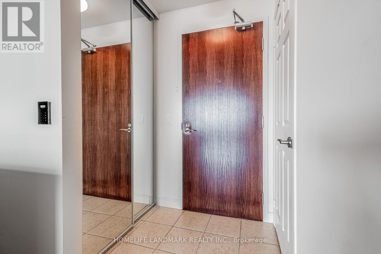 1712 - 339 Rathburn Road W, Mississauga, Ontario  L5B 0K6 - Photo 3 - W13535616