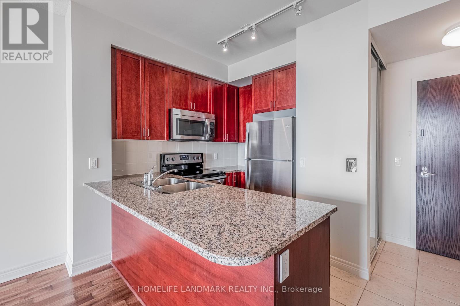 1712 - 339 Rathburn Road W, Mississauga, Ontario  L5B 0K6 - Photo 6 - W13535616