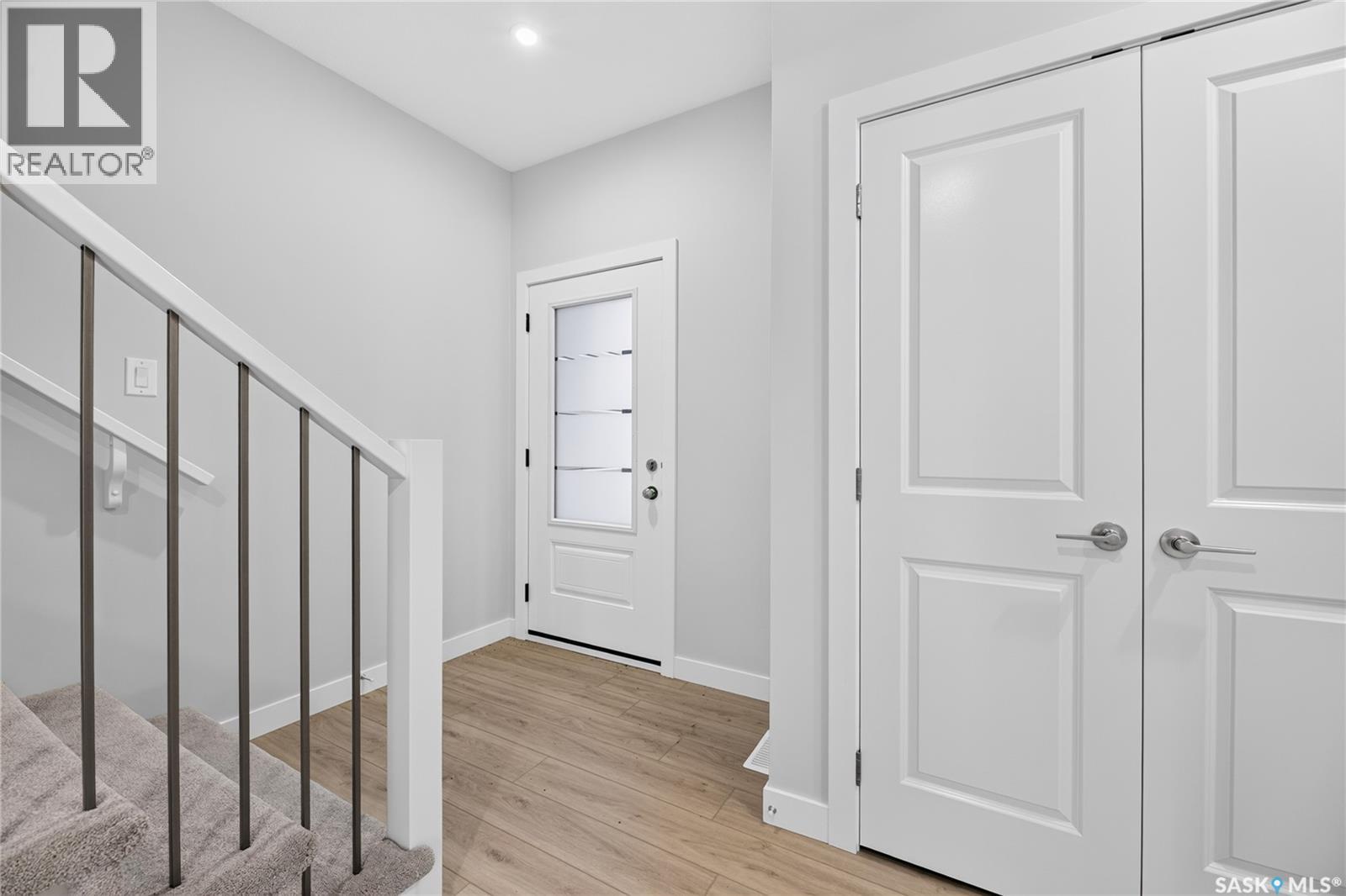 426 Cockcroft Place, Saskatoon, Saskatchewan  S7V 1Y9 - Photo 2 - SK041850