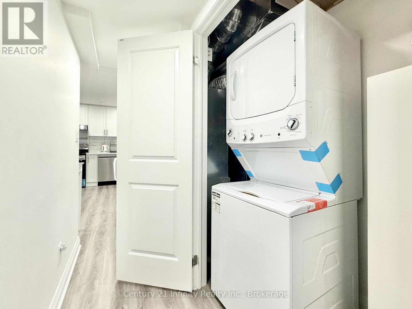 2 - 36 Elkington Crescent, Whitby, Ontario  L1P 0L7 - Photo 10 - E13535694