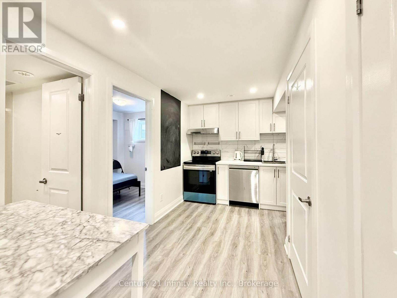 2 - 36 Elkington Crescent, Whitby, Ontario  L1P 0L7 - Photo 11 - E13535694