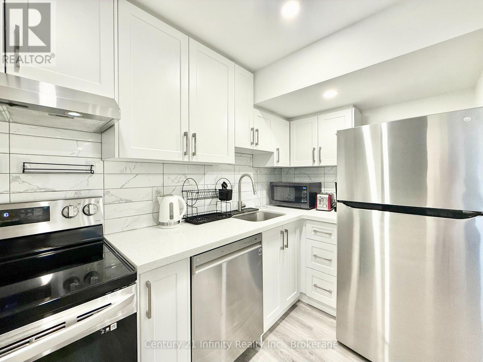 2 - 36 Elkington Crescent, Whitby, Ontario  L1P 0L7 - Photo 13 - E13535694