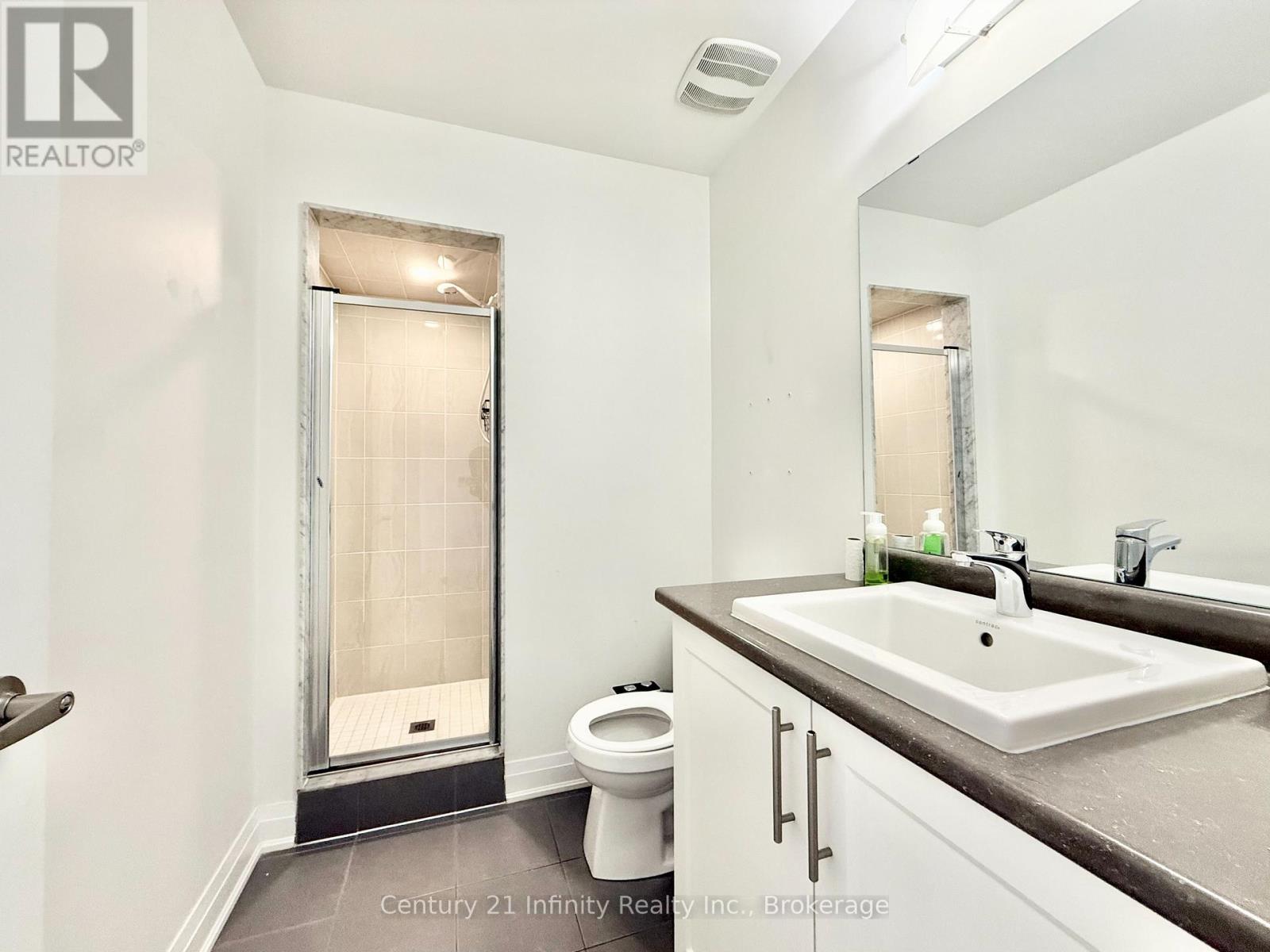 2 - 36 Elkington Crescent, Whitby, Ontario  L1P 0L7 - Photo 5 - E13535694
