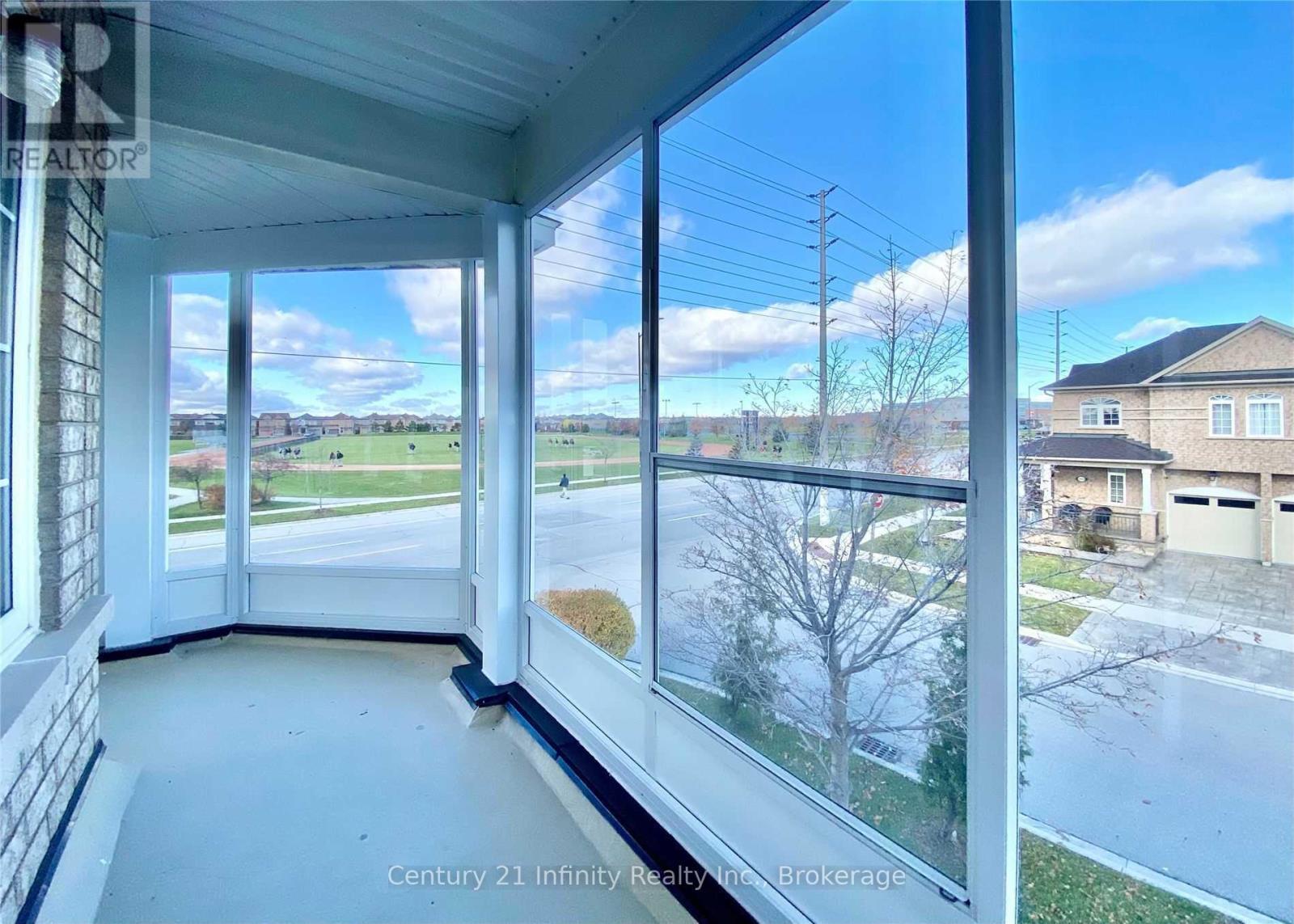 5688 Pegasus Street, Mississauga, Ontario  L5M 7G2 - Photo 10 - W13535696