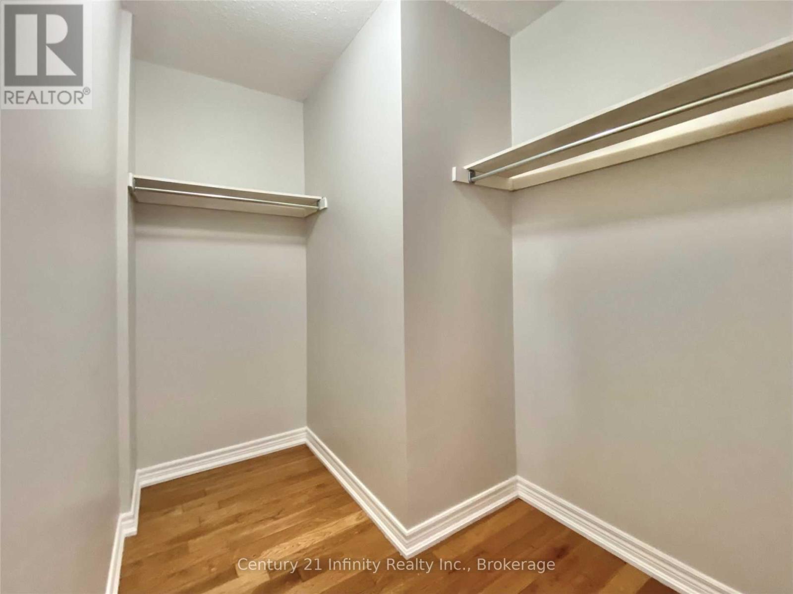 5688 Pegasus Street, Mississauga, Ontario  L5M 7G2 - Photo 17 - W13535696