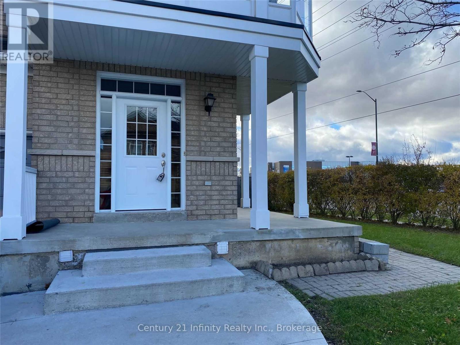 5688 Pegasus Street, Mississauga, Ontario  L5M 7G2 - Photo 2 - W13535696