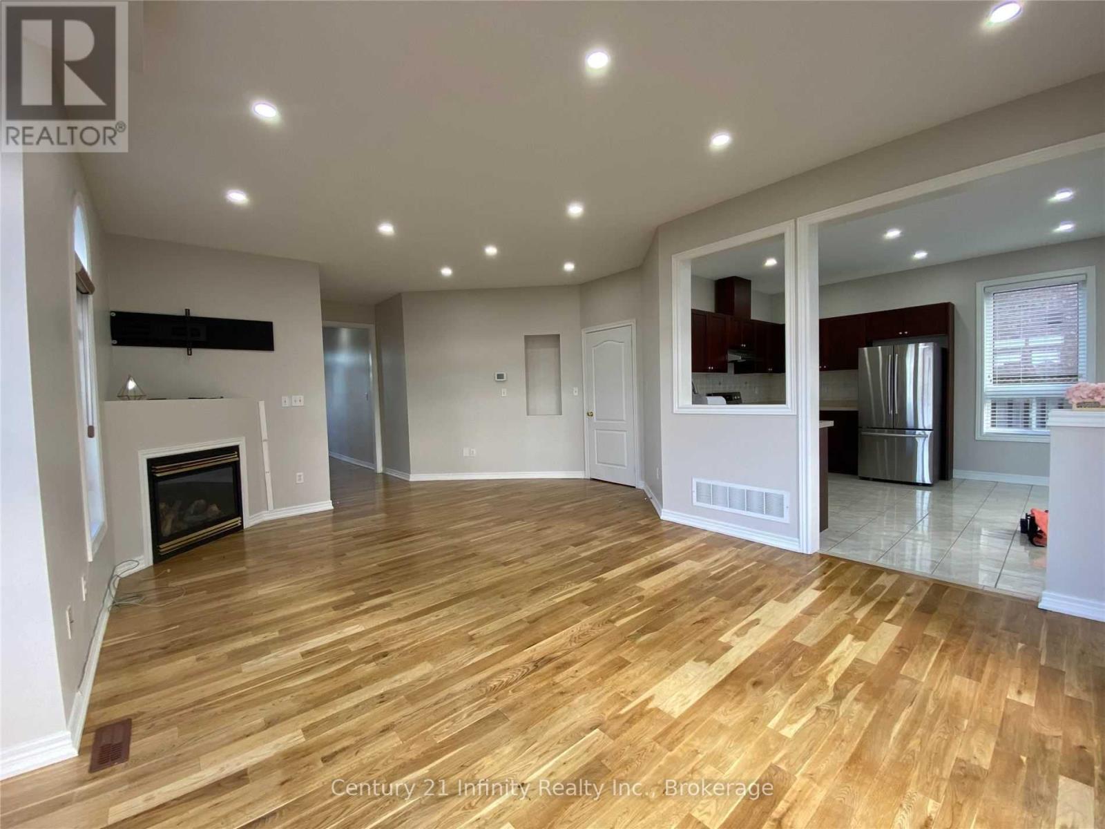 5688 Pegasus Street, Mississauga, Ontario  L5M 7G2 - Photo 5 - W13535696