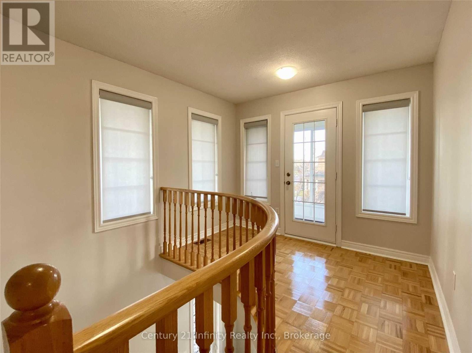 5688 Pegasus Street, Mississauga, Ontario  L5M 7G2 - Photo 9 - W13535696