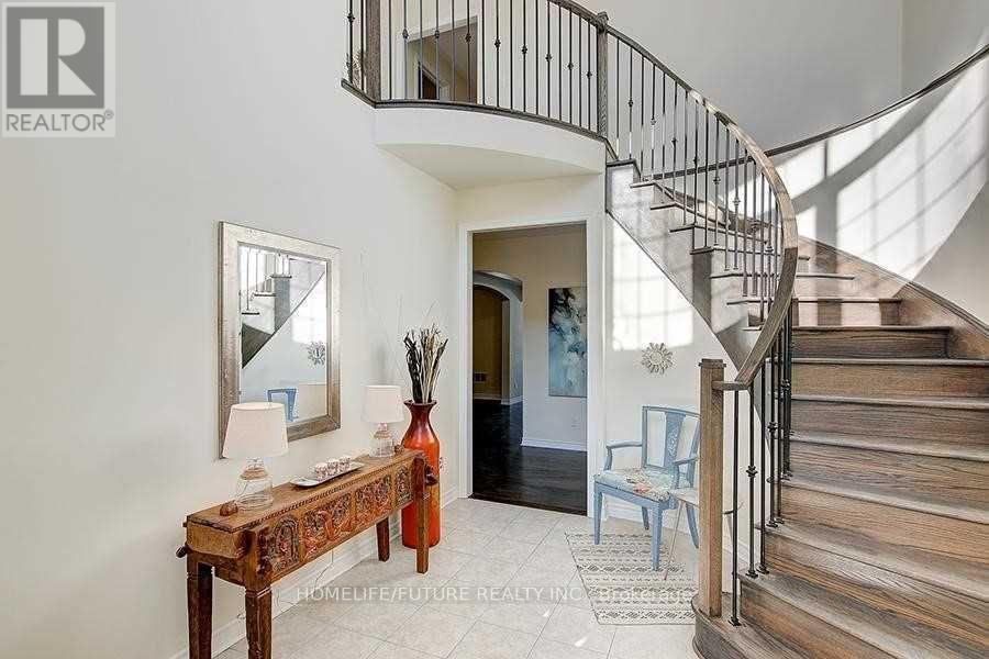 1011 Wrenwood Drive, Oshawa, Ontario  L1K 0Y1 - Photo 2 - E13535634