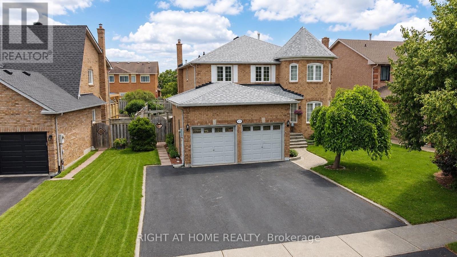 17 Eaton Street, Halton Hills, Ontario  L7G 5L4 - Photo 2 - W13535660